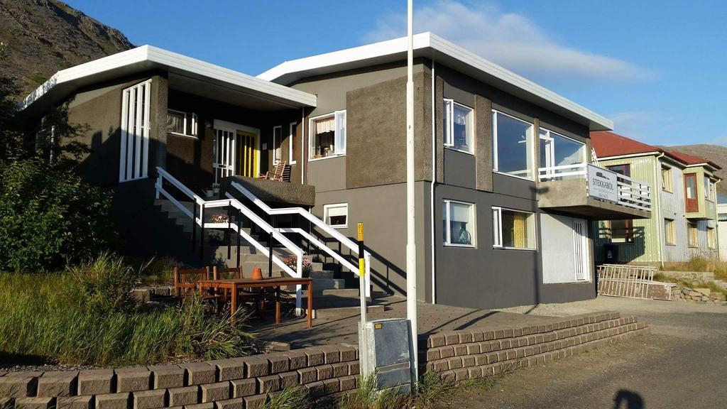 Guesthouse Stekkabol Patreksfjordur Экстерьер фото